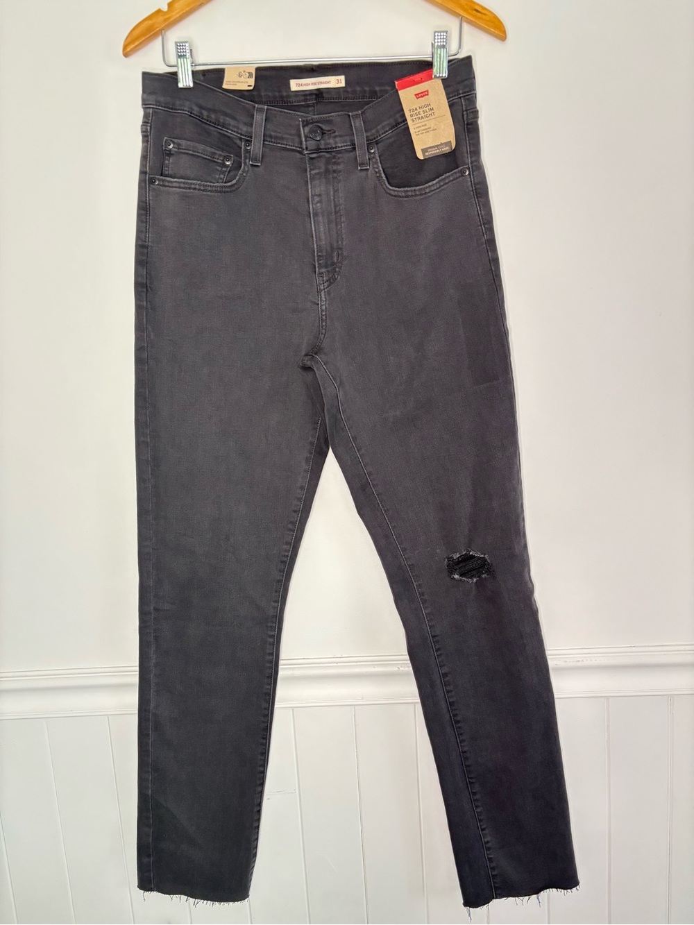 Levi’s 724 High Rise Slim Straight Jeans Size 31 x 32 NEW * J9
